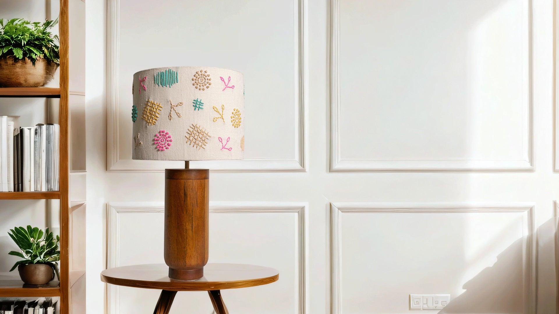 Gesu Table Lamp with Cotton Embroidery Shade